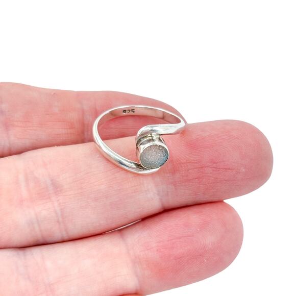 Vintage Sterling Silver 925 Glass Ring Size 7.5 | Modern Wrap Design - Picture 1 of 9